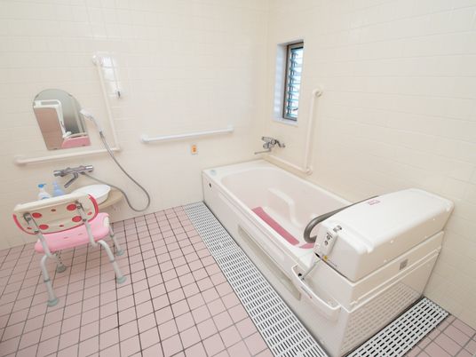 バリアフリー構造の浴室