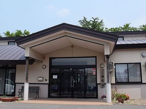 施設の正面玄関  
