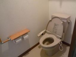 バリアフリー設計のトイレ
