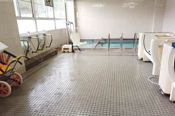 温水プール付き浴室