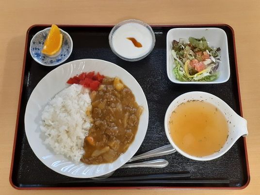 食事のトレイ