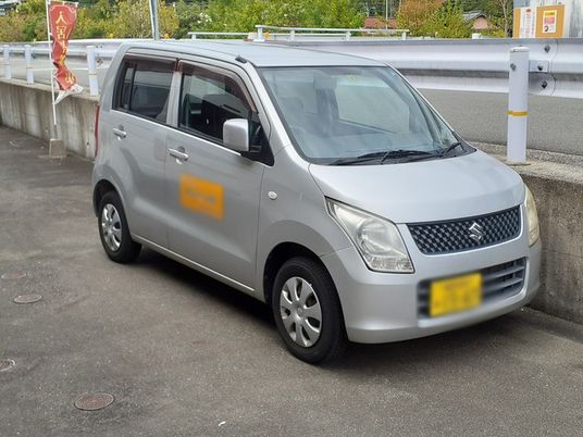 施設前の駐車場