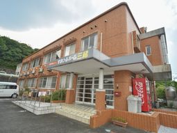 温かみのある外観エントランス