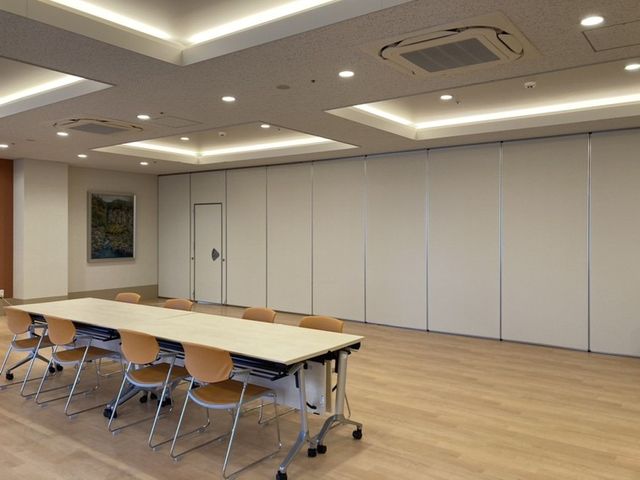 多目的室 多目的室 明るく広々としたスペースで、様々な活動が行えます。会議やイベントに最適な環境です。