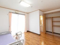 清潔感のある明るい居室