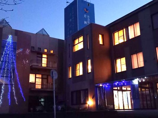夜の建物外観  