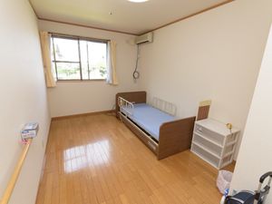 広々とした明るい居室