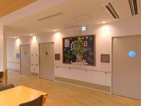 きれいな施設の廊下