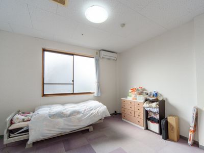 居室のシンプルな空間