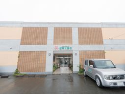 施設の正面玄関