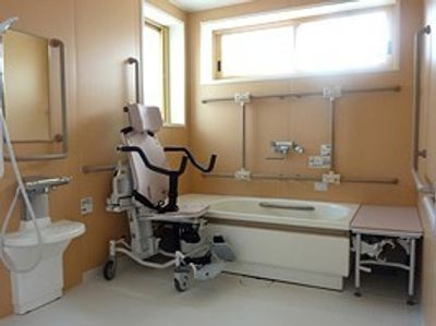 バリアフリーの浴室設備