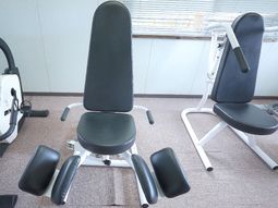 機能訓練用チェアとマシン