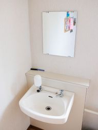 手洗い場所と鏡