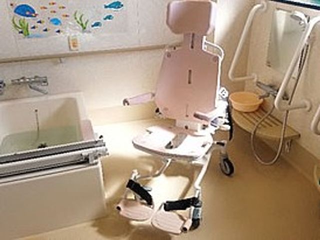 便利な機能のある浴室 浴室 使いやすい装備が整った明るい空間で、快適なケアが行いやすくなっています。