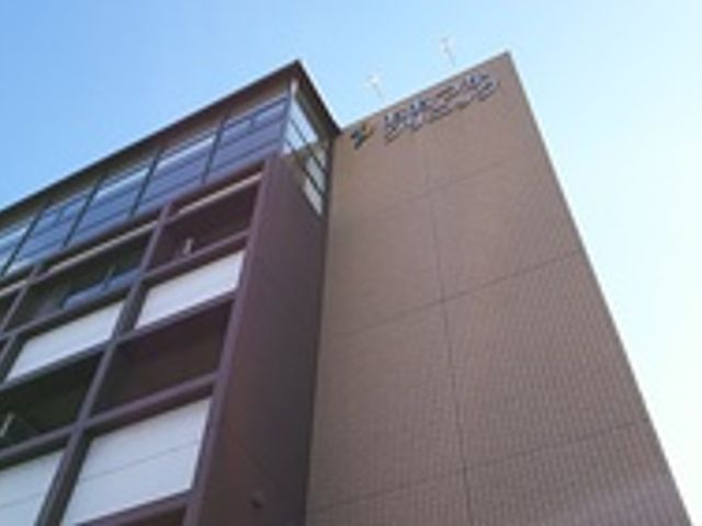 高層の建物外観 外観 高層の建物は、広々とした居住空間を提供しています。新しい環境での業務を考慮する際に適しています。