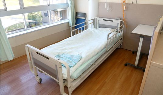 窓側の一人用病室
