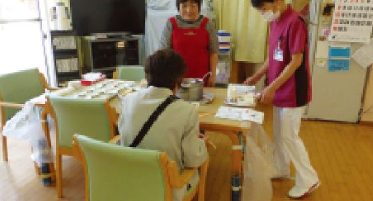 広々としたテーブルのエリア