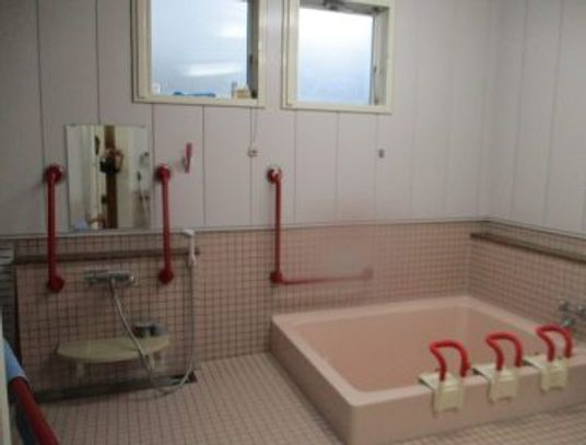 快適なケア環境の浴室