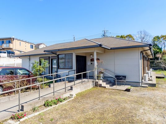 平屋建ての快適な外観