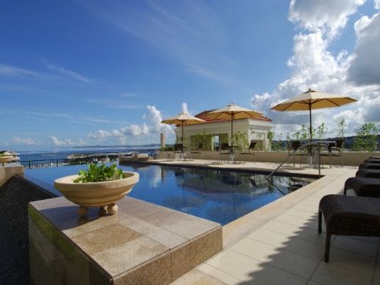 リゾート風プールサイド