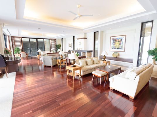 ゆったりしたエレガントなラウンジ