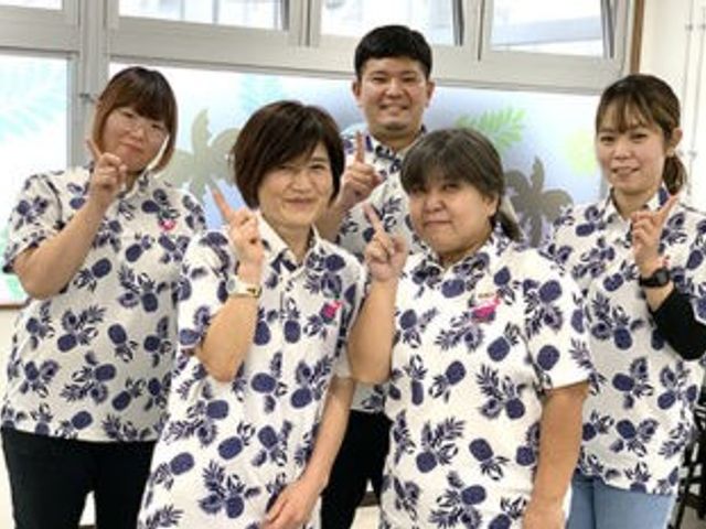 スタッフイメージ スタッフイメージ 和やかな雰囲気のスタッフたちが、明るい笑顔でお出迎えいたします。