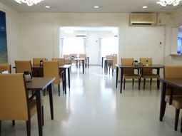 開放的なダイニングスペース