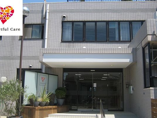 施設の正面玄関  