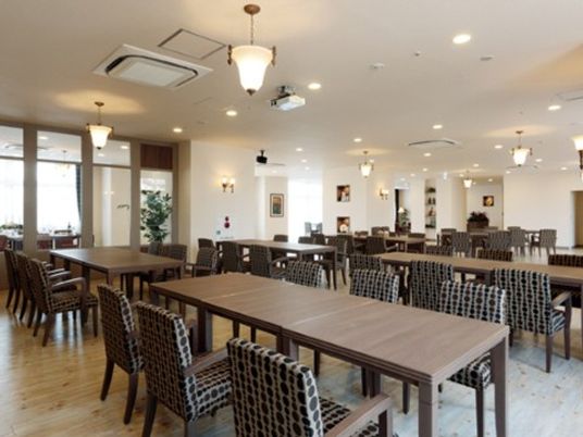 明るいダイニングルーム