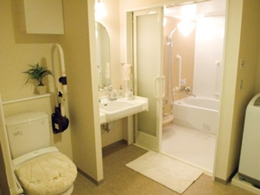 バリアフリーな浴室設備