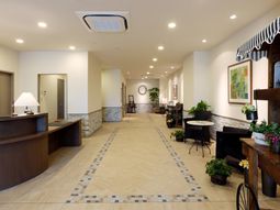 暖かみのあるロビー空間