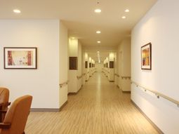 廊下の美しい内観