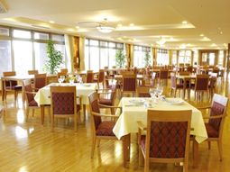 明るいダイニングルーム