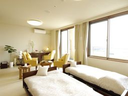 明るい双床の居室