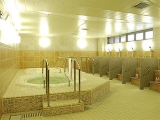 清潔感ある明るい浴室