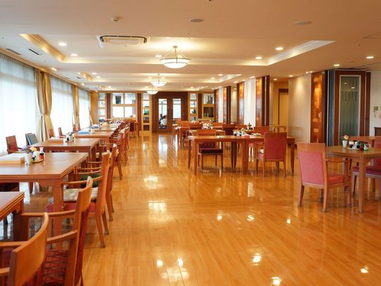 明るいダイニングの様子