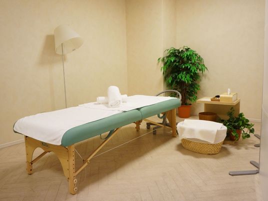 ゆったりとしたマッサージルーム
