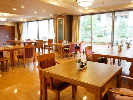 明るいダイニングルーム