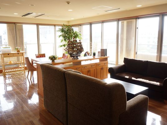  明るい休憩室の様子  