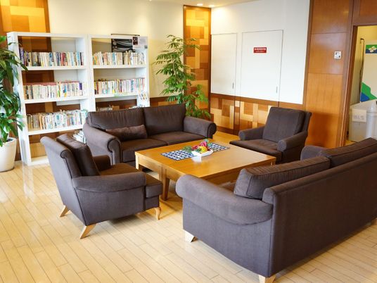  温かみのあるリビングスペース  