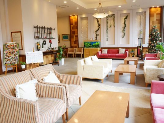 暖かい雰囲気のロビー 