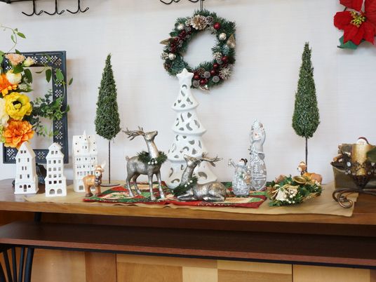 季節の飾り付けロビー