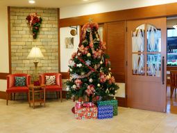 クリスマスツリーのロビー