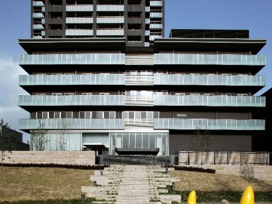 現代的な建物の外観