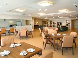 明るいダイニングスペース