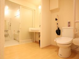 バリアフリーなトイレ空間