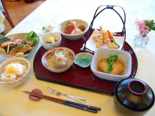 和風の食事セット
