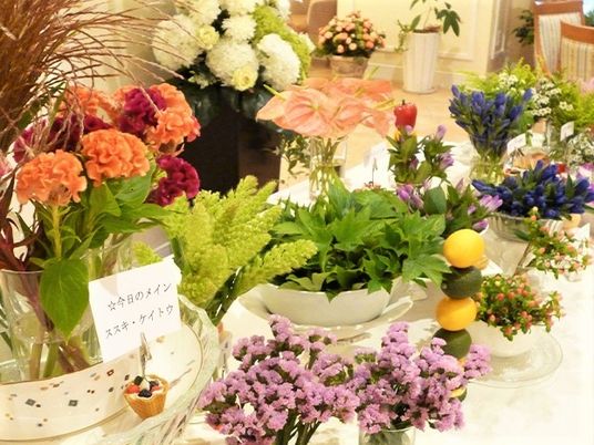 色とりどりの生花装飾