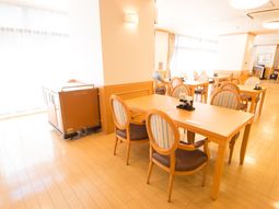 明るいダイニングスペース