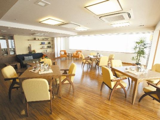 明るく快適な食堂